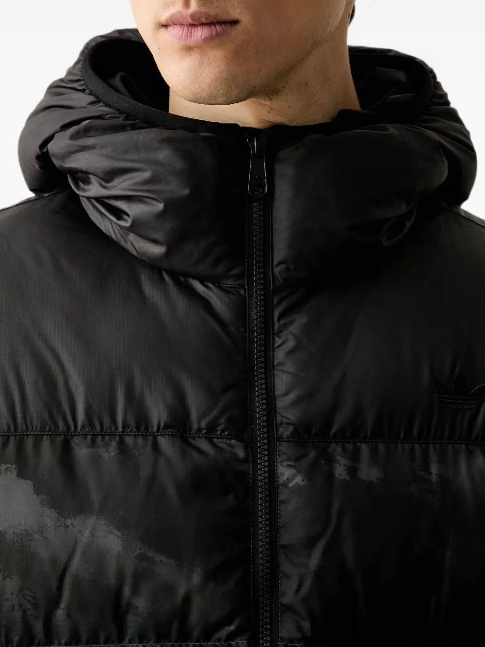 adidas Camo Regen hooded puffer jacket Zwart