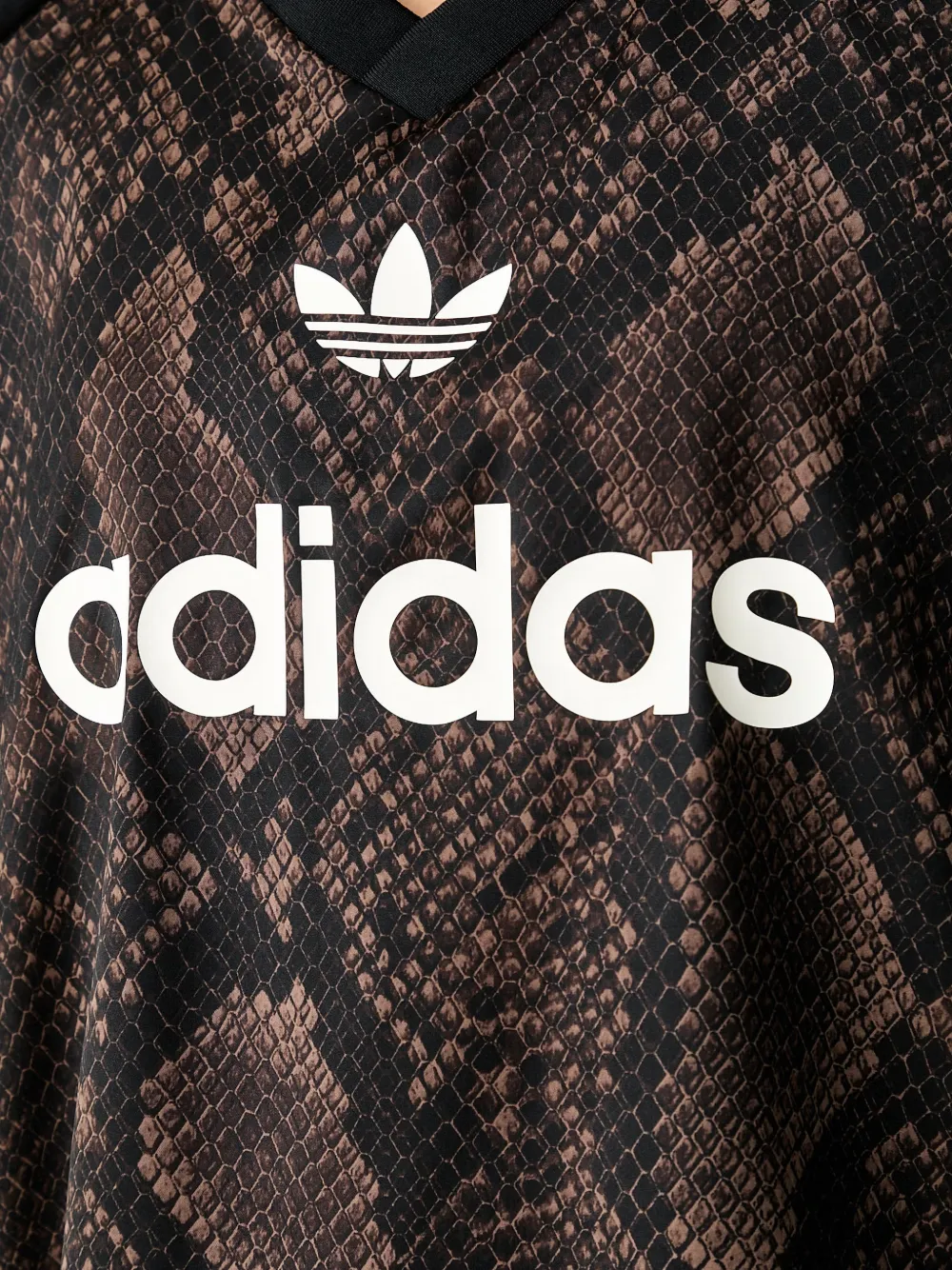 adidas snake-print logo-print T-shirt Bruin