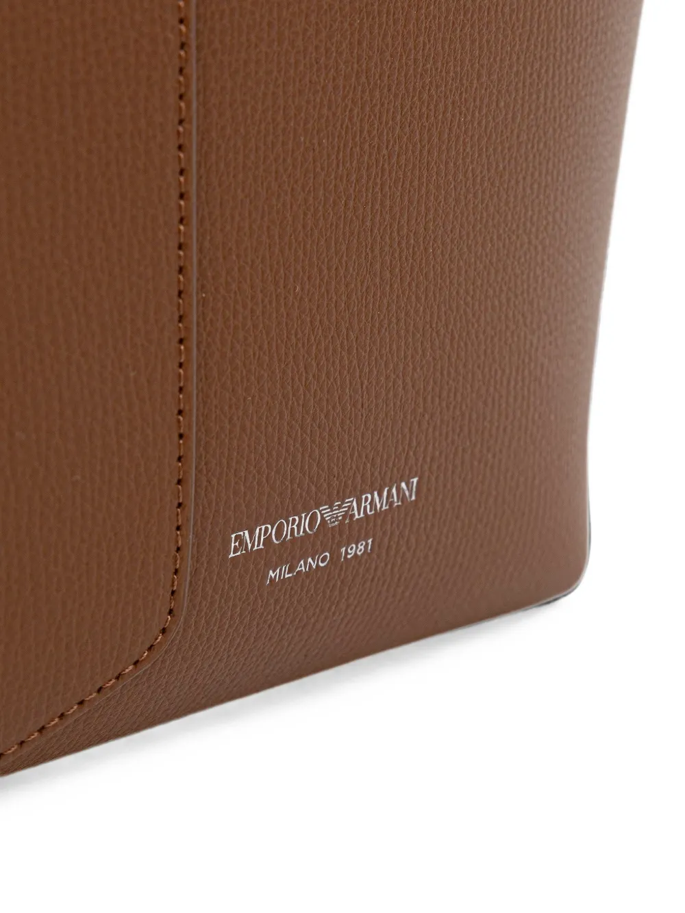 Emporio Armani logo-print tote bag Bruin