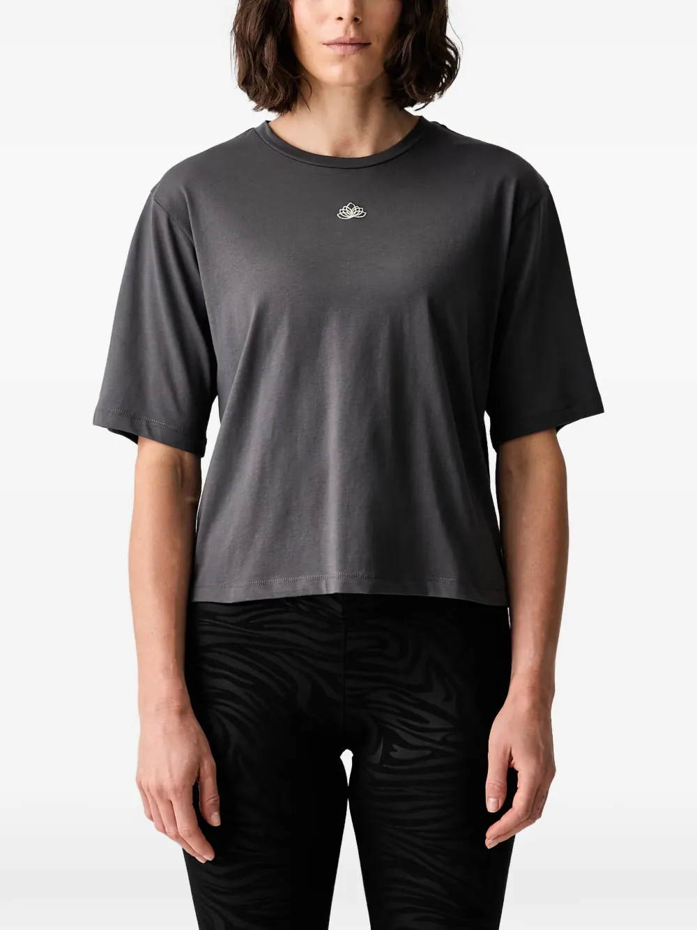 Ea7 Emporio Armani embroidered-logo T-shirt - Grigio
