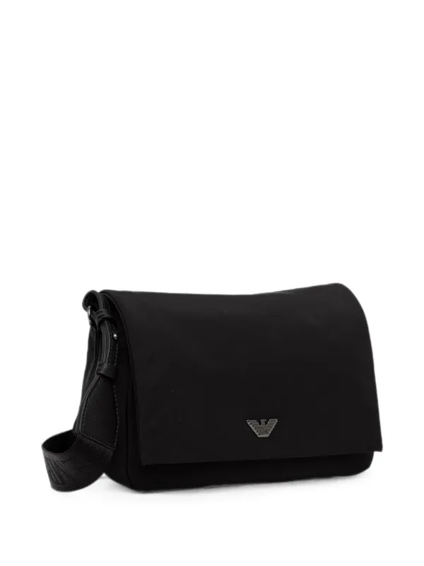 【美品】エンポリオアルマーニ メッセンジャーバッグ　ロゴ　型押し　レザー　黒 Emporio Armani ロゴプレート メッセンジャーバッグ | ブラック