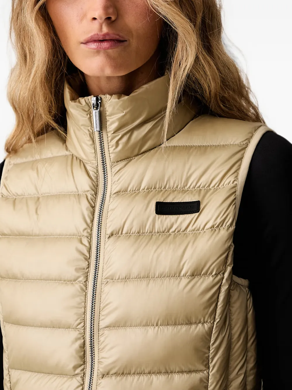 Armani Exchange Bodywarmer met hoge hals Beige