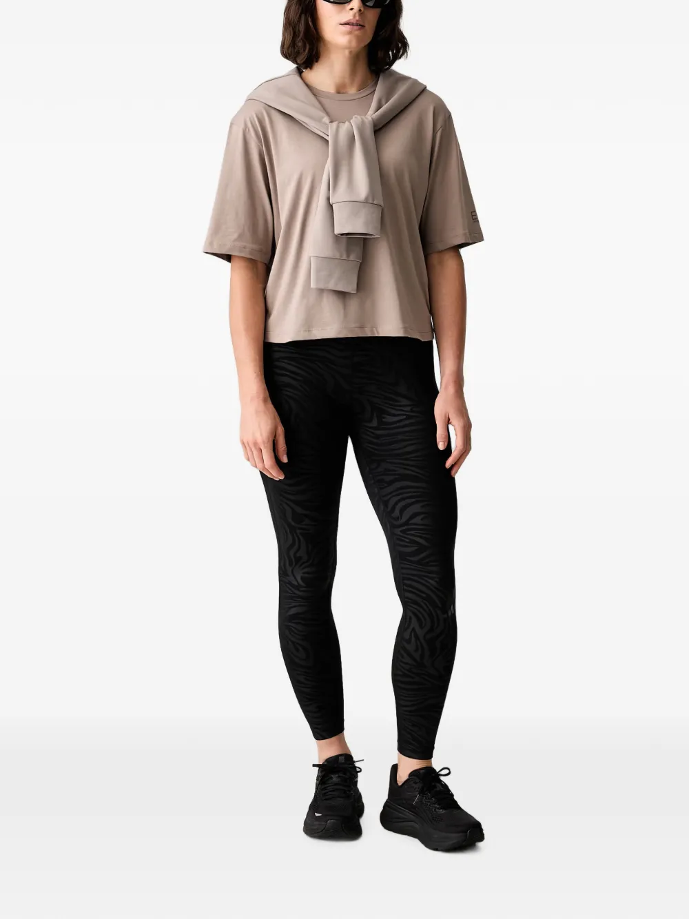 Ea7 Emporio Armani T-shirt met korte mouwen en geborduurde lotus Beige