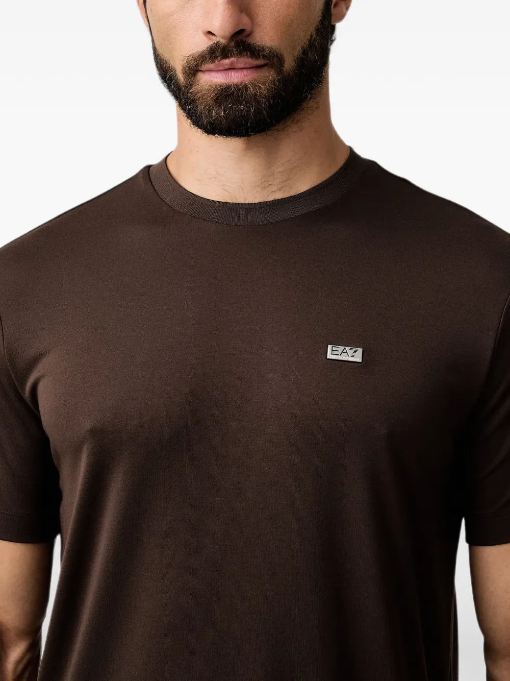 Ea7 Emporio Armani logo-plaque T-shirt Bruin