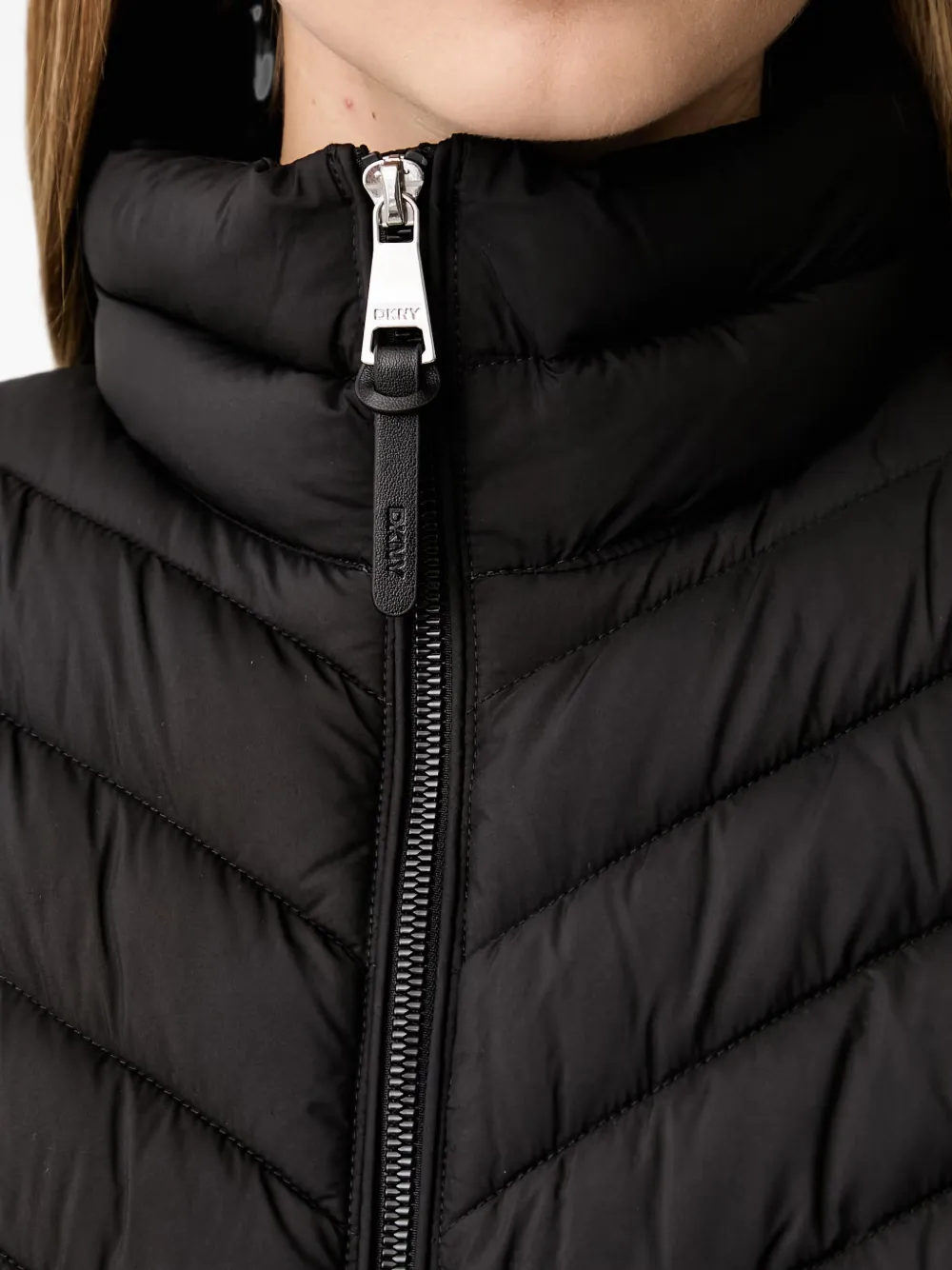 DKNY chevron-quilted gilet Zwart