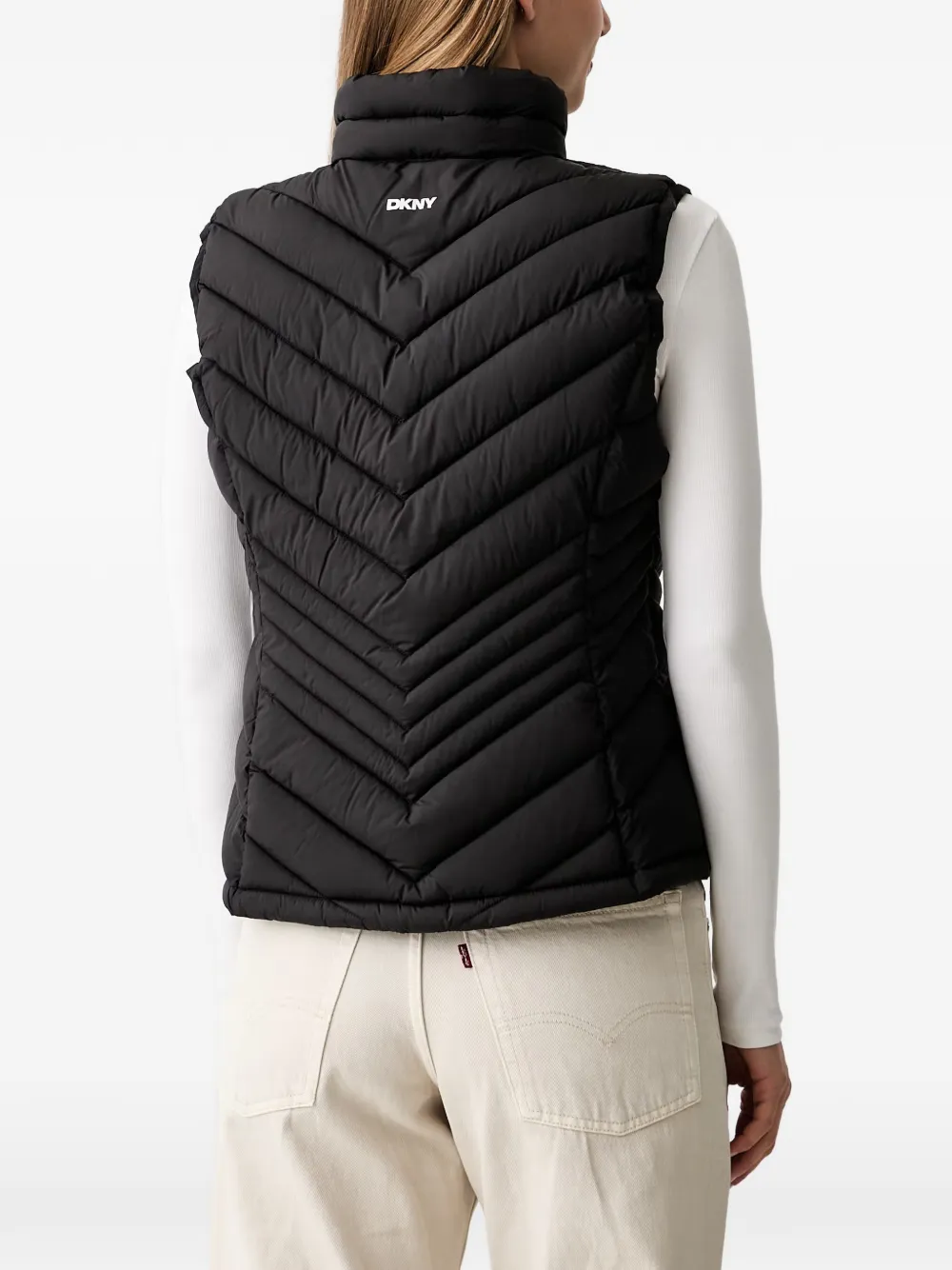 DKNY chevron-quilted gilet Zwart