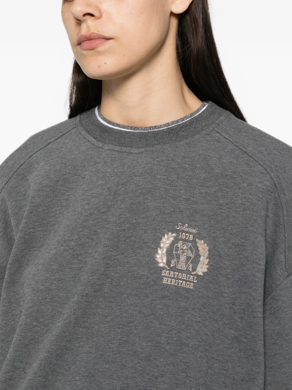 Brunello Cucinelli Trui met raglan mouwen en geborduurd logo Grijs