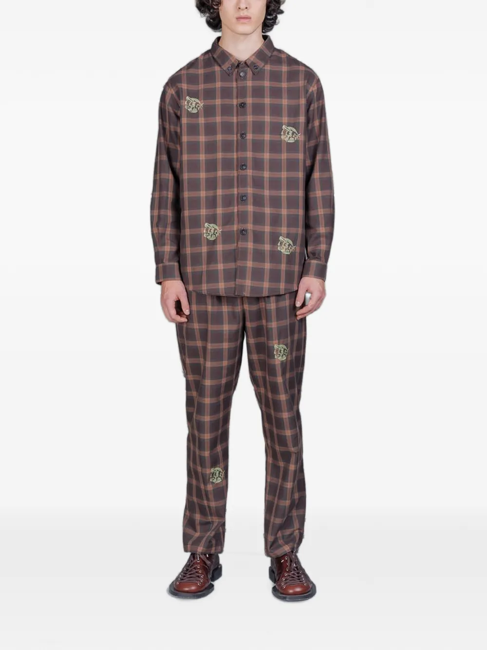 Henrik Vibskov Razor geruite broek met geborduurd patroon Bruin