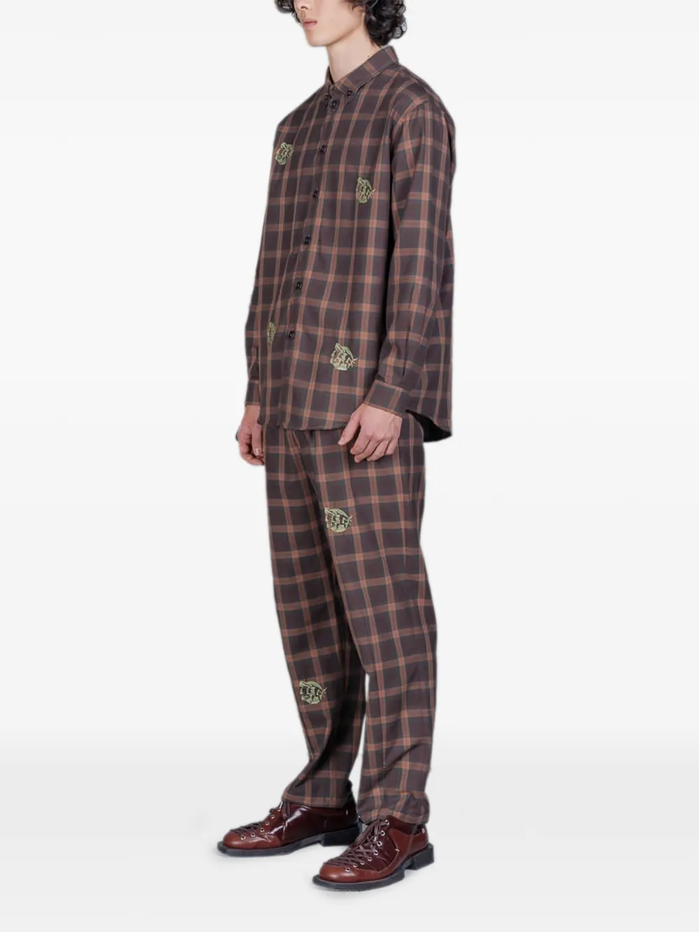Henrik Vibskov Razor geruite broek met geborduurd patroon Bruin