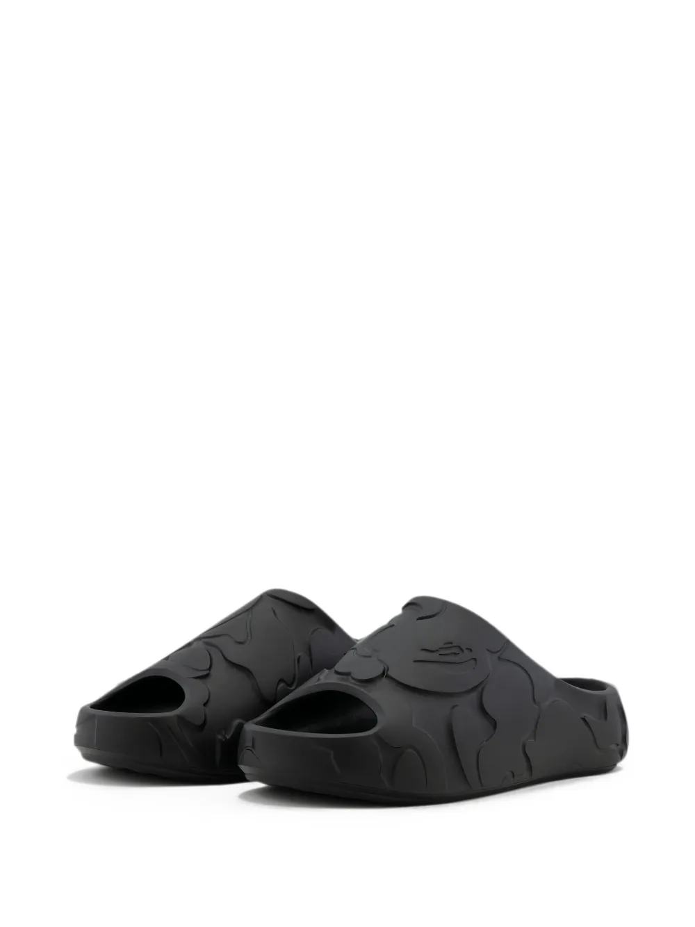 A BATHING APE Camo embossed slides Zwart