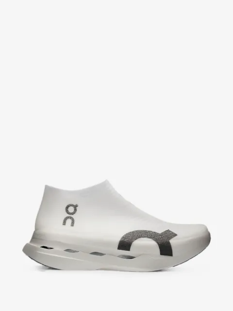 On LightSpray Cloudboom Strike sneakers