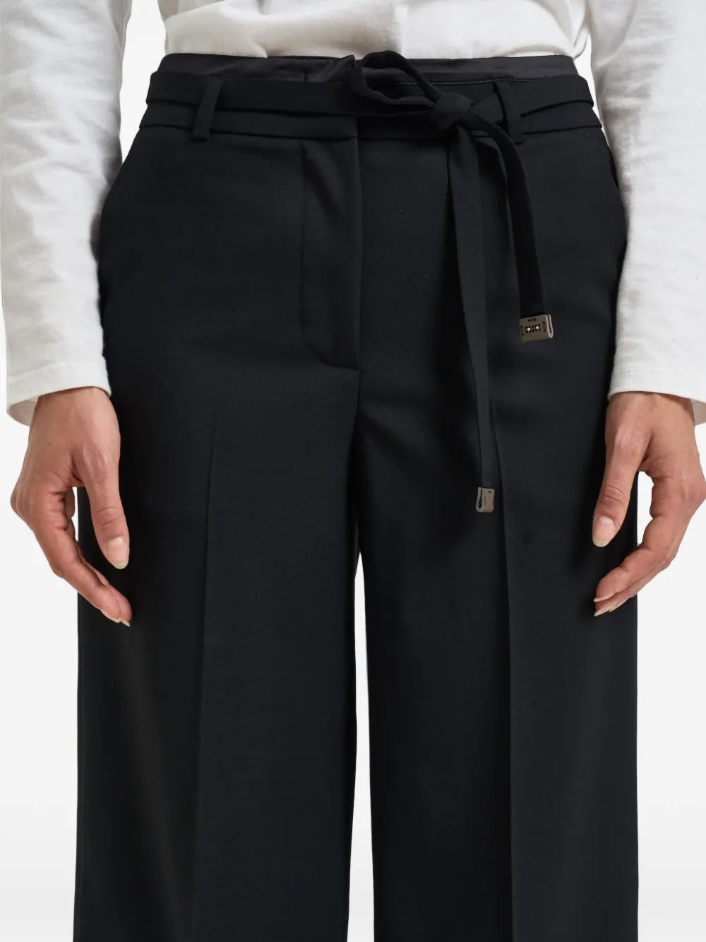 Peserico Geplooide broek met ceintuur Zwart
