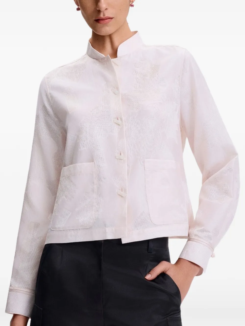 Shanghai Tang Blouse met ronde opstaande kraag en jacquard Beige
