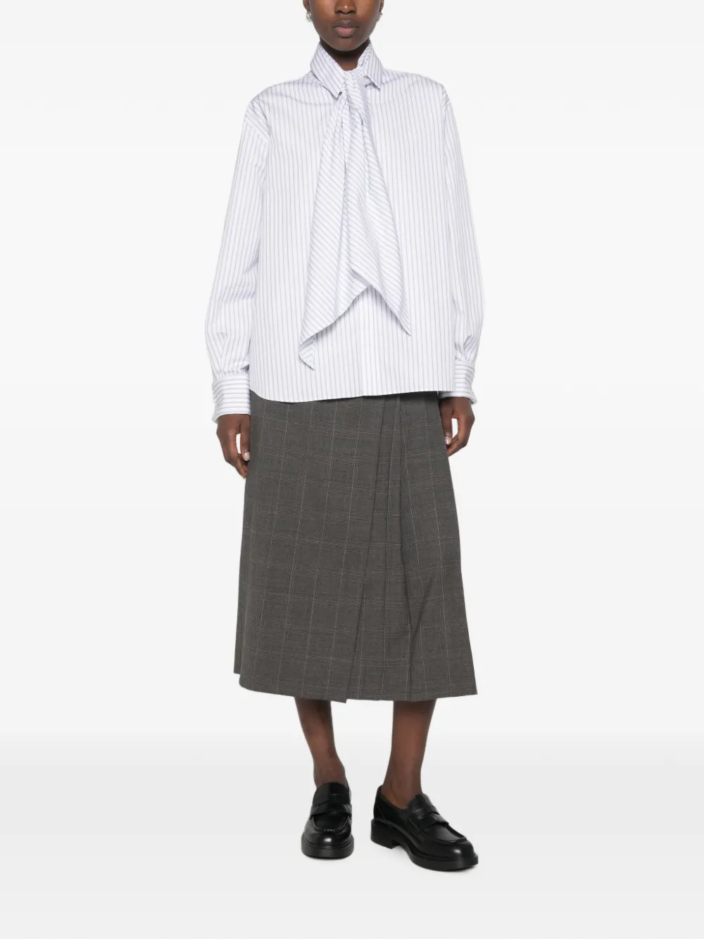sacai Gestreepte shirt met gestrikte hals Wit