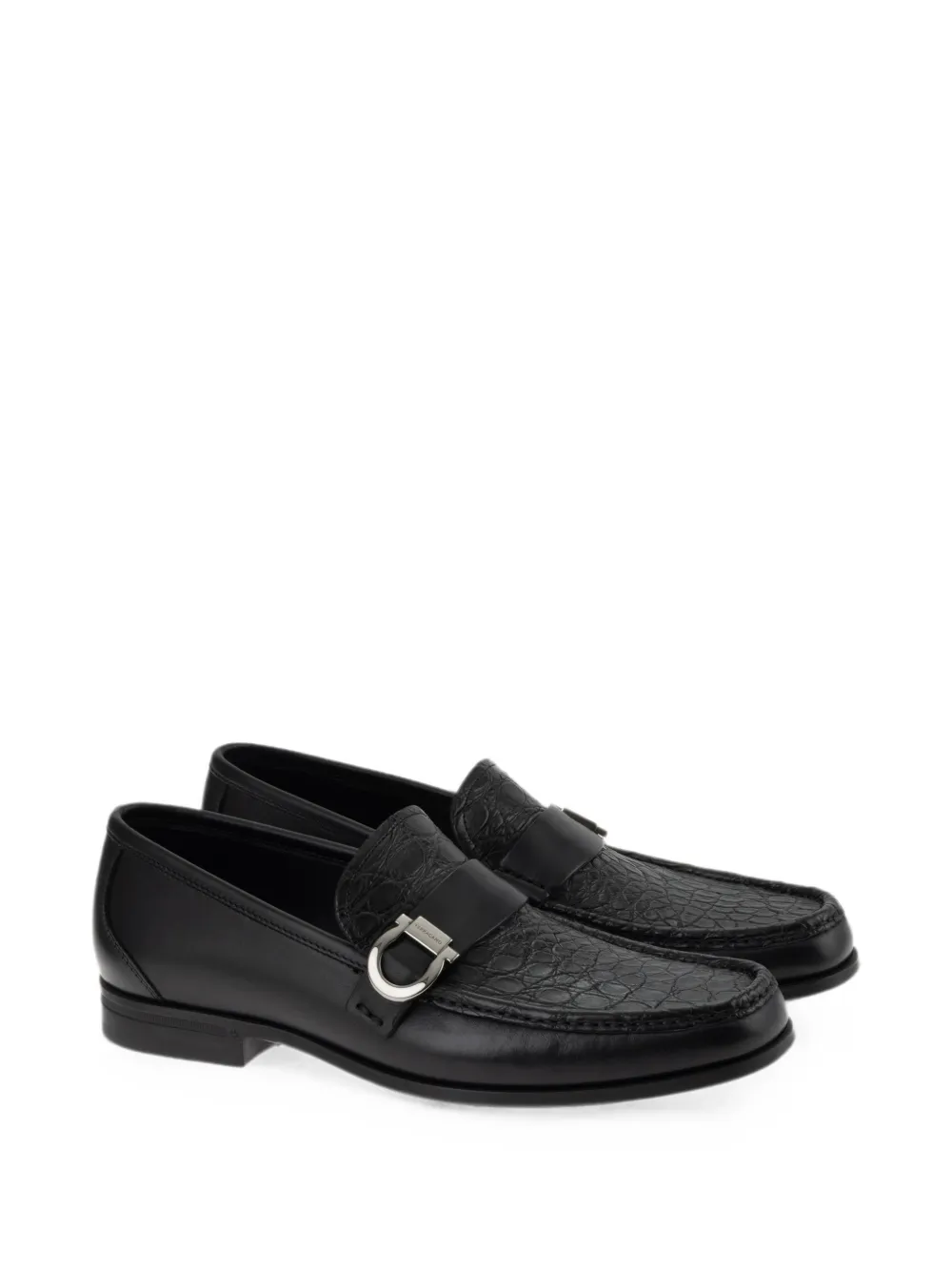 Ferragamo Loafers met Gancini ornament Zwart