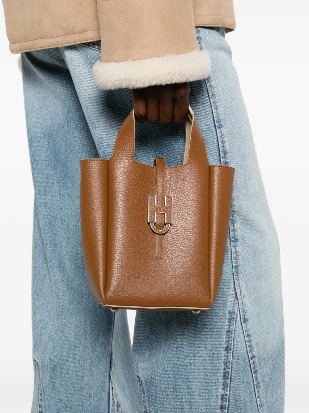 Hogan Shopper van bewerkt leer met logoplakkaat Bruin