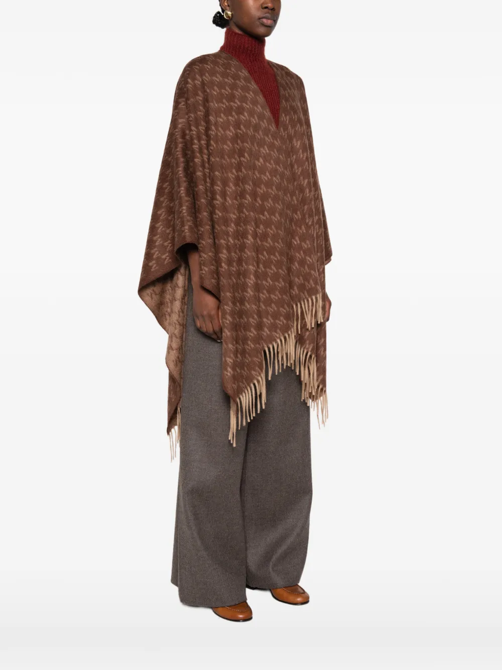 Max Mara Falange logo-jacquard shawl Bruin