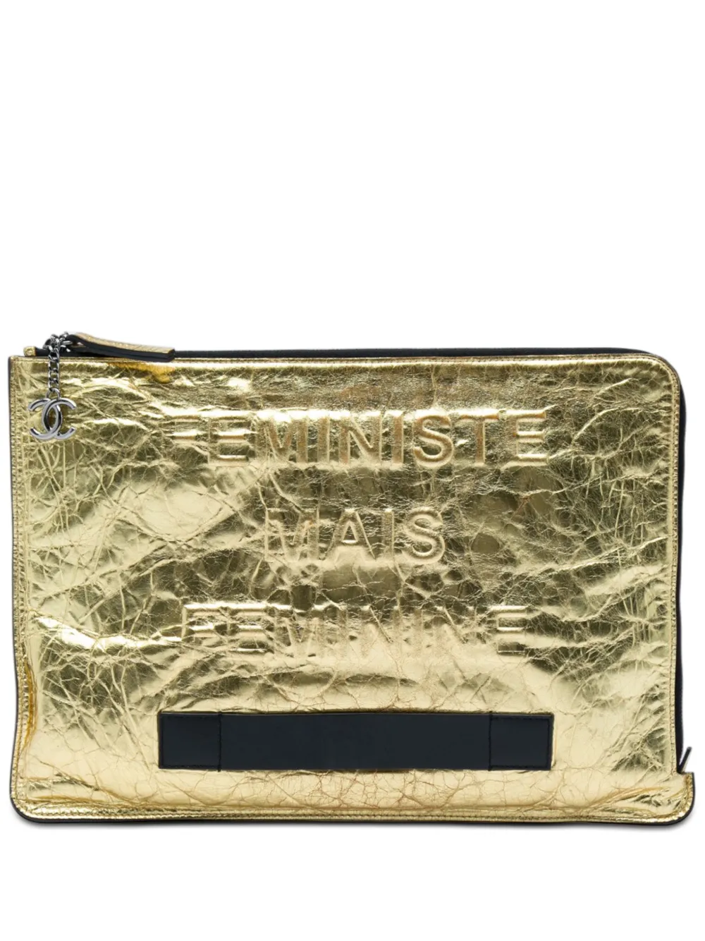 CHANEL Pre-Owned 2014-2015 Feministe Mais Feminine Pouch Clutch aus Kalbsleder mit Knitteroptik in Metallic-Optik - Gold