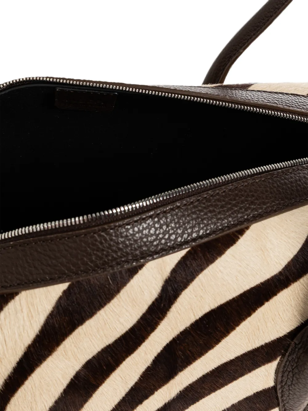 Yuzefi Brioche Duffle schoudertas met zebraprint Beige