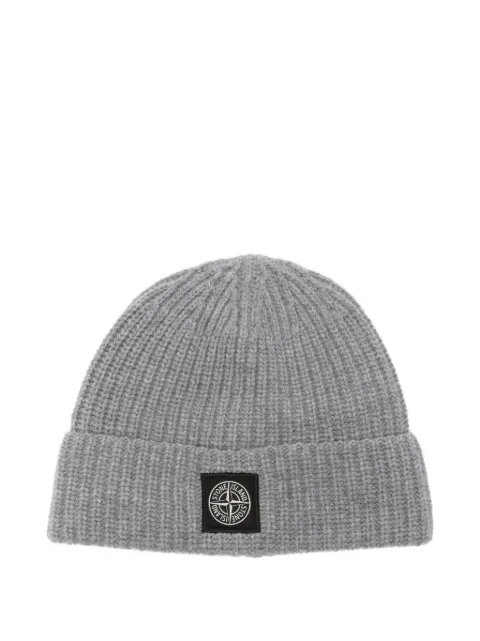 Stone Island logo-patch ribbed-knit beanie hat
