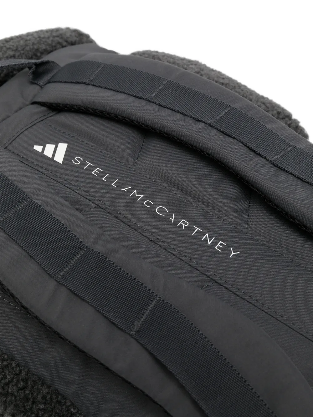 adidas by Stella McCartney Rugzak met fleece textuur en gespsluiting Grijs