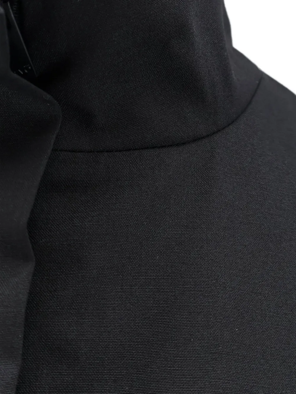 Hevo Porto Selvaggio high-neck jacket Zwart