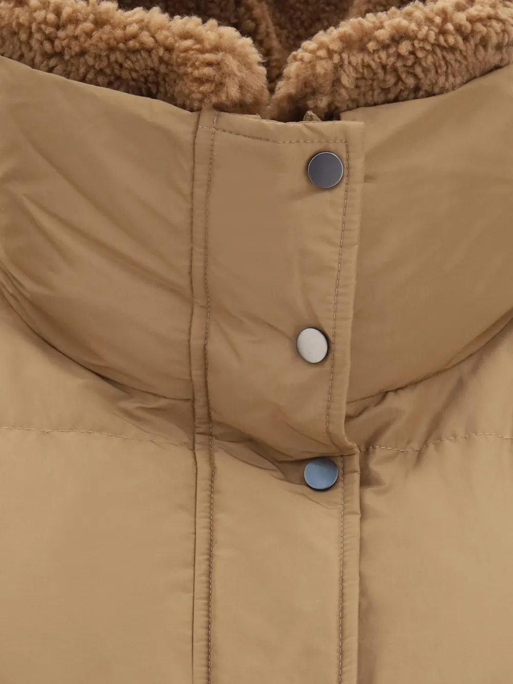 Brunello Cucinelli Techno katoenen taffeta donsjack met afneembaar lammy inzetstuk en monili Beige