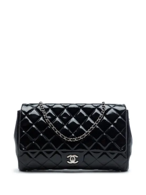 CHANEL Pre-Owned 2011 CC Quilted Patent Flap Clutch with Chain shoulder bag