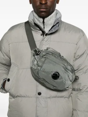C.P. COMPANY（シーピーカンパニー）メンズ ショルダーバッグ - FARFETCH
