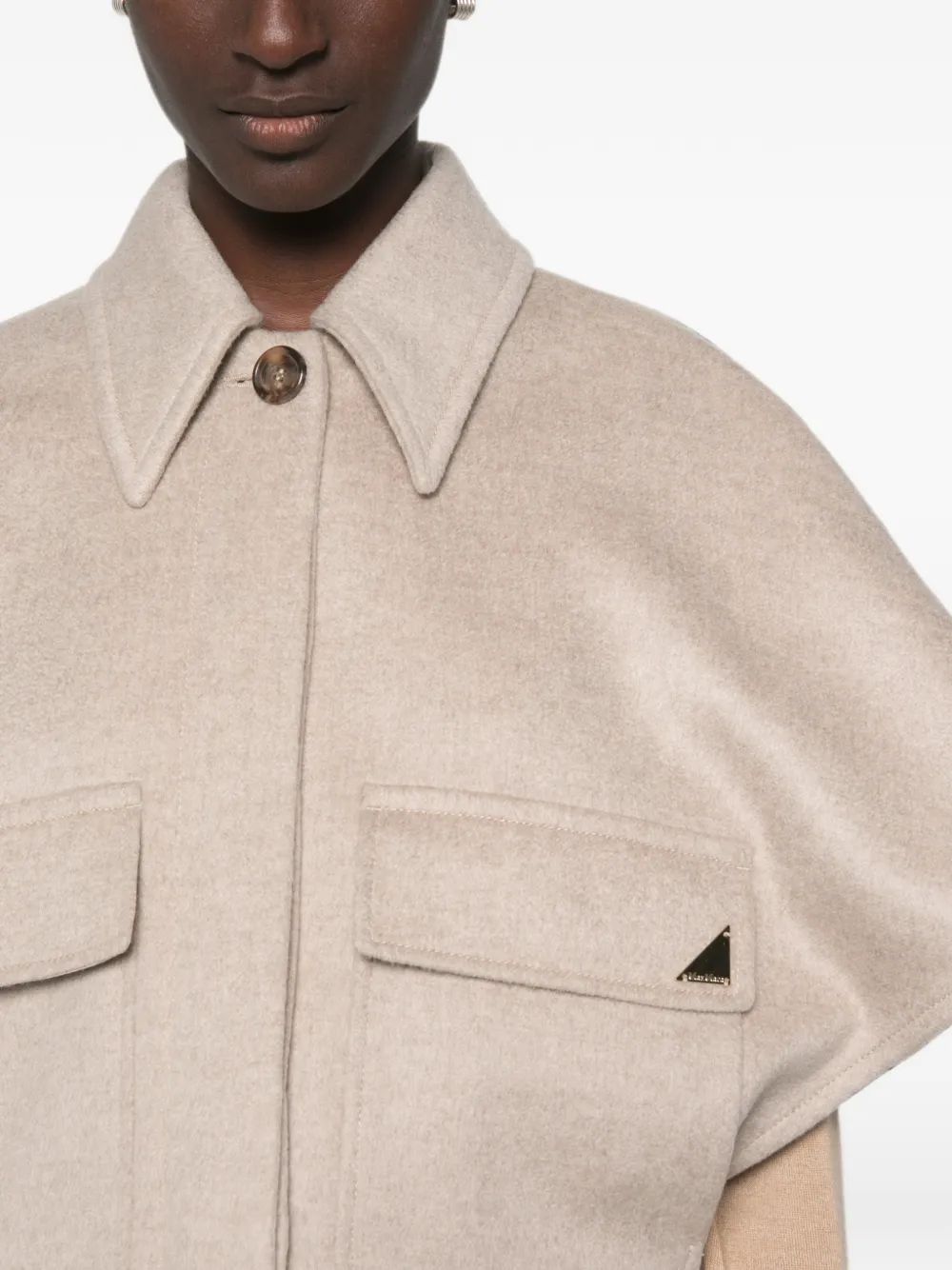 Max Mara Dream jack met cape en knopen Beige