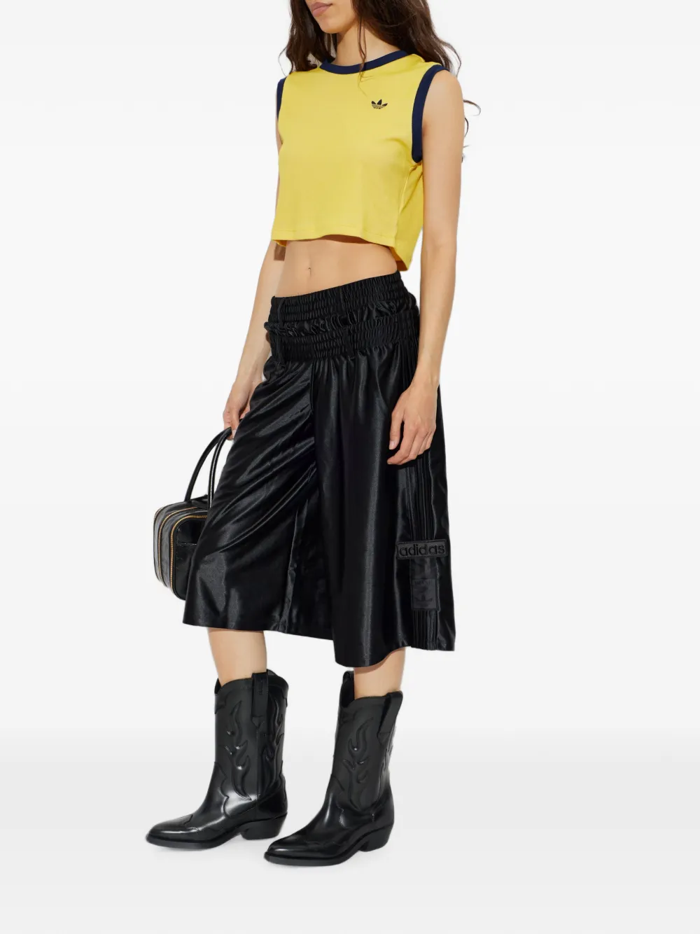 adidas logo-patch satin-finish shorts Zwart