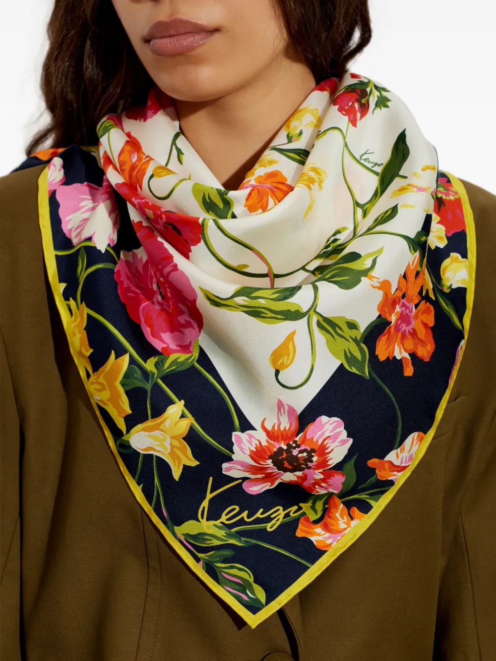 Kenzo Sjaal met bloemenprint Beige