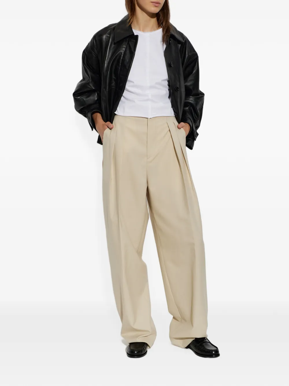 ALOHAS Rivet leather loafers Zwart