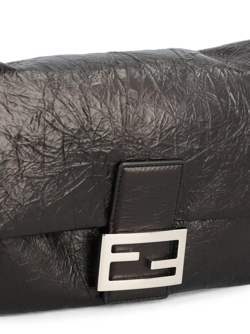 FENDI Medium Baguette Soft leren tas met gebarsten effect Zwart