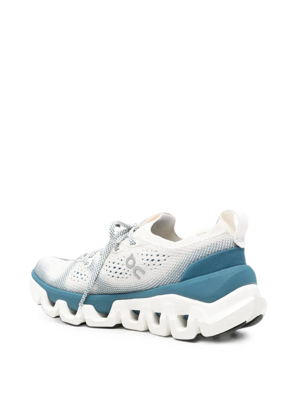 On Cloudtilt sneakers met geperforeerde details Beige