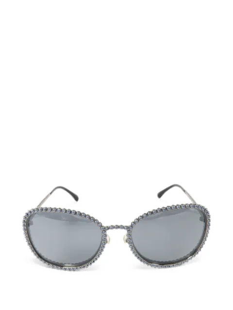 CHANEL Pre-Owned 2017 CC faux-pearl sunglasses