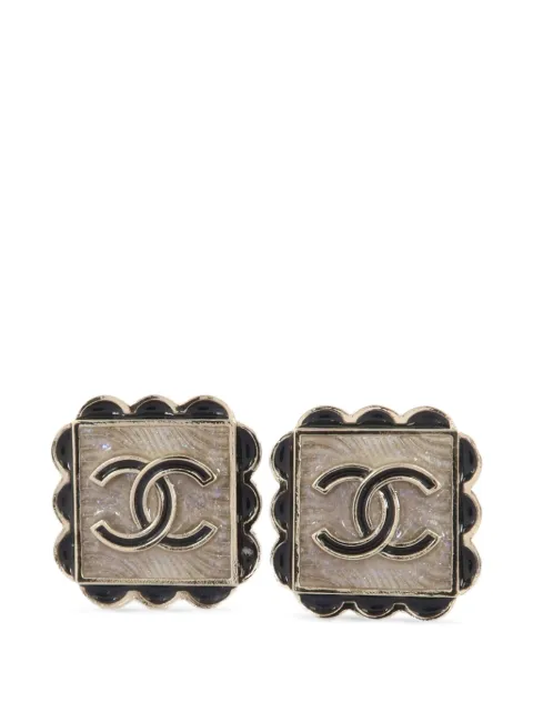 CHANEL Pre-Owned CC scalloped earrings