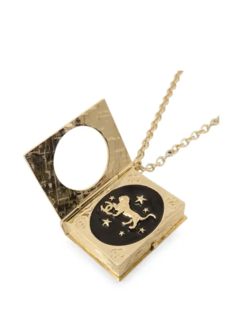 CHANEL Pre-Owned Lion book locket necklace