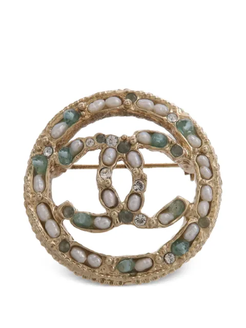 CHANEL Pre-Owned CC embellished brooch