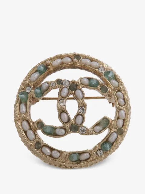CHANEL Pre-Owned CC embellished brooch
