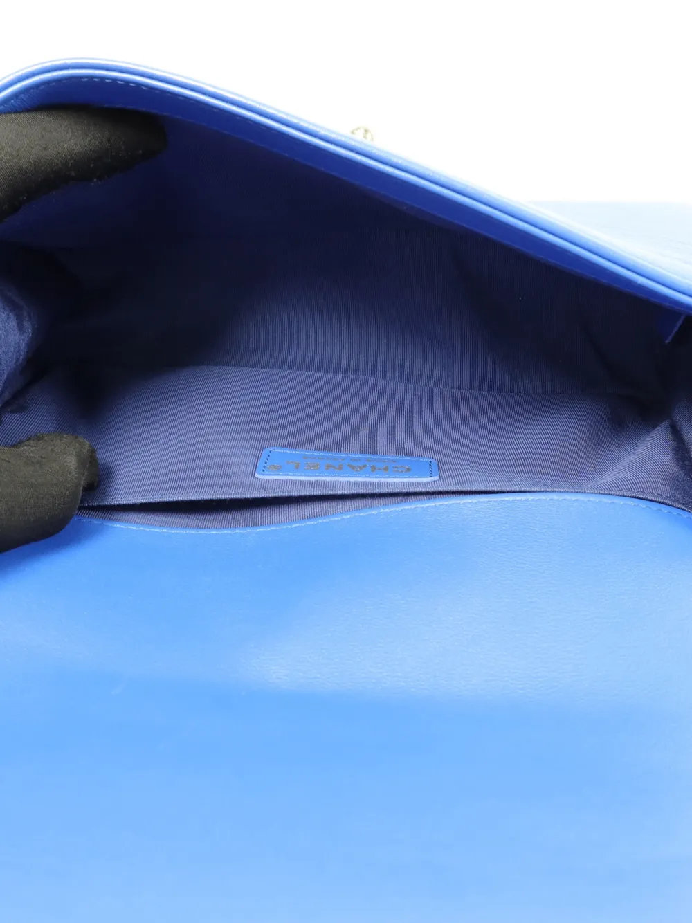 CHANEL Pre-Owned Boy gewatteerde schoudertas met chevron streep Blauw