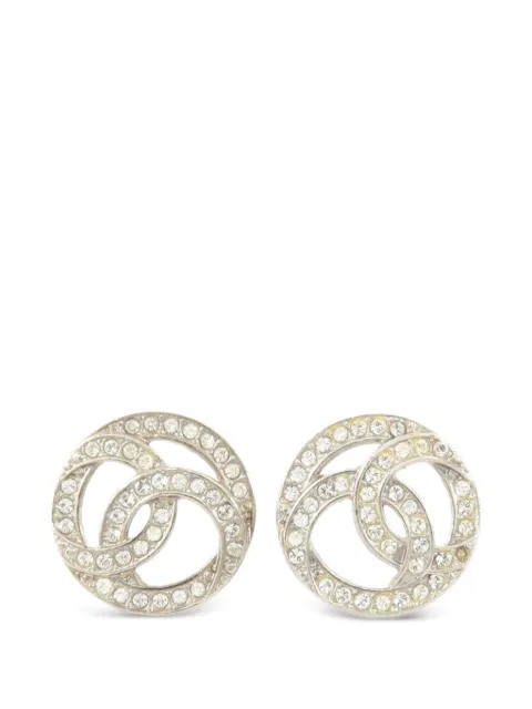 CHANEL Pre-Owned aretes con detalles de cristal y logo CC