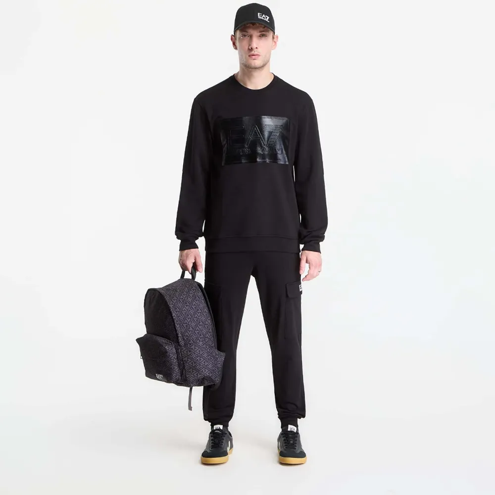 Ea7 Emporio Armani logo-patch long-sleeve sweater Zwart