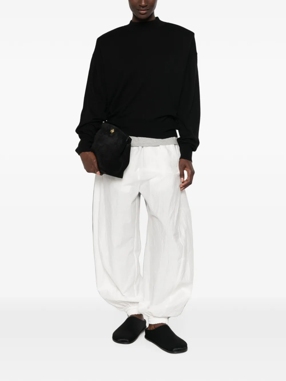 The Frankie Shop Rue trui met hoge hals en gewatteerde schouders Zwart