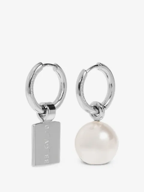 Balenciaga Malibu pearl earrings in shiny silver