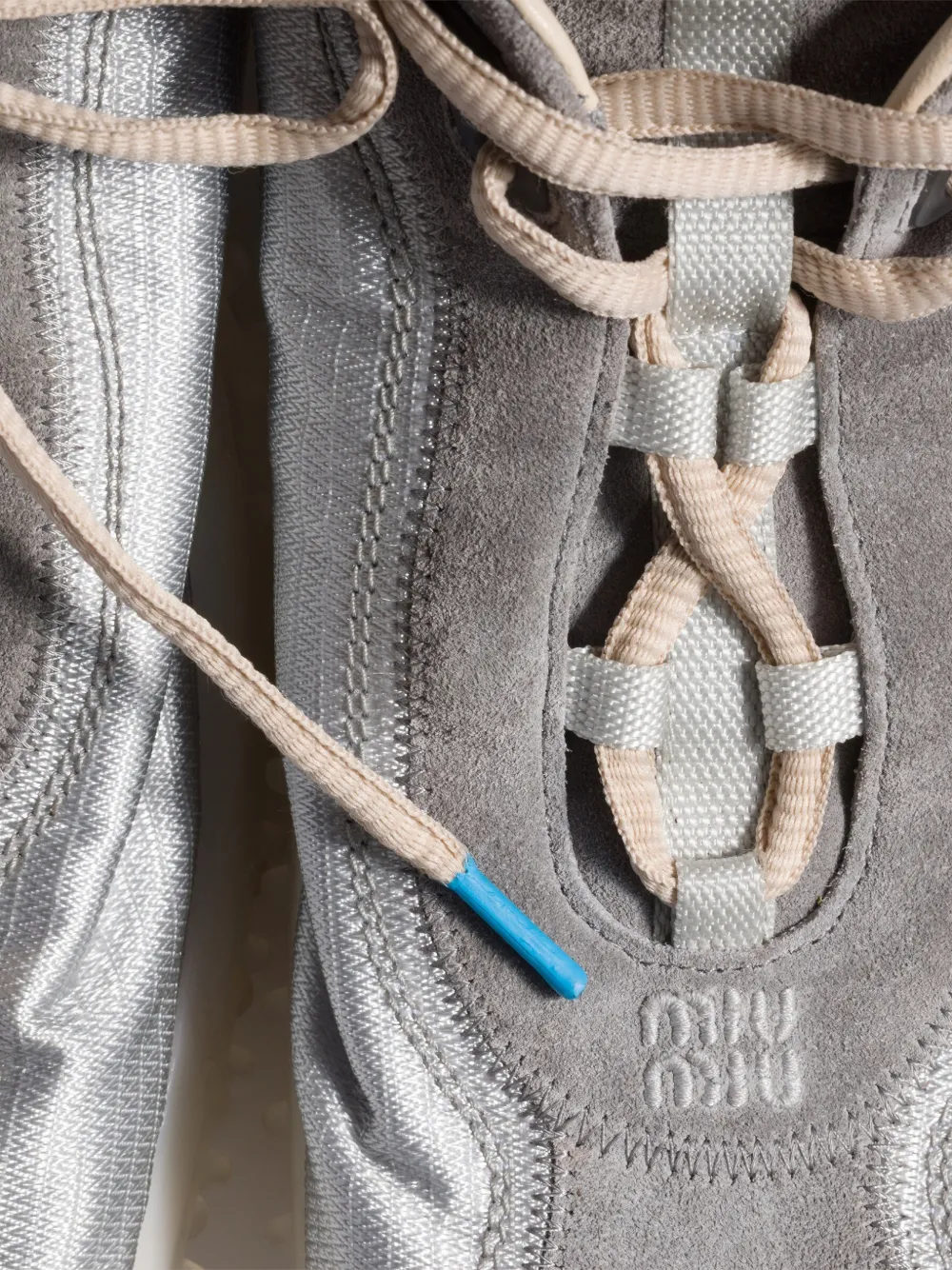 Miu Bubble technische stof en suède sneakers Zilver