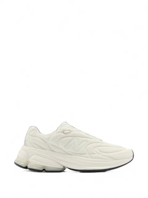 New Balance mesh-panelled sneakers
