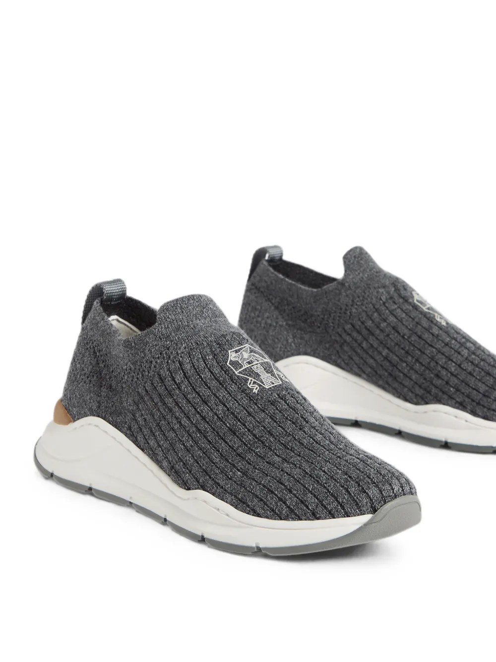 Brunello Cucinelli Kids embroidered-logo slip-on sneakers Grijs
