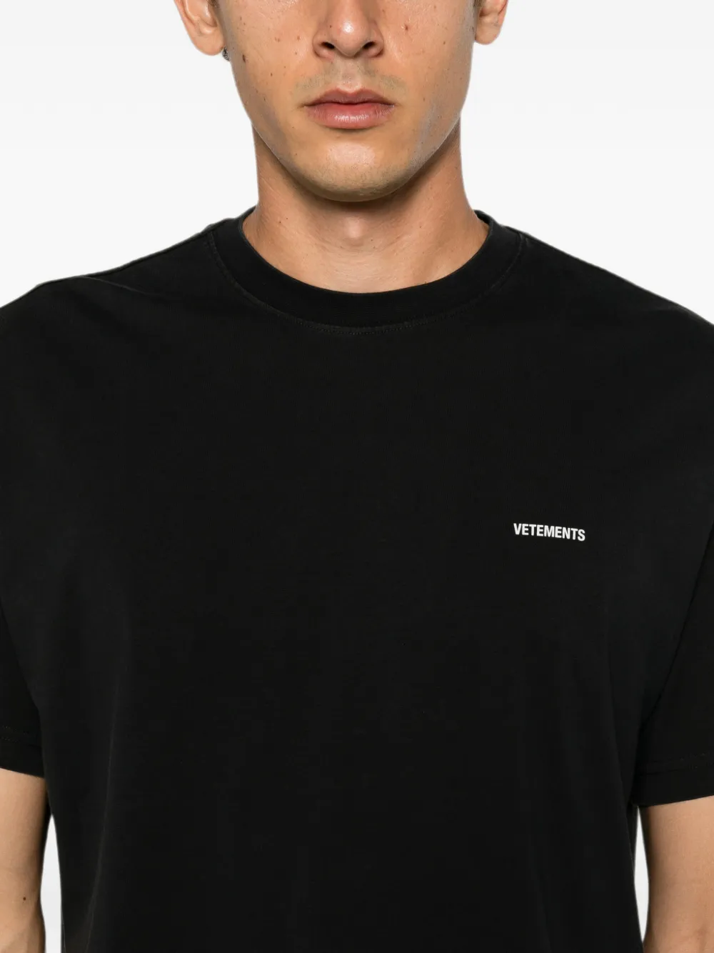 VETEMENTS T-shirt met logoprint Zwart