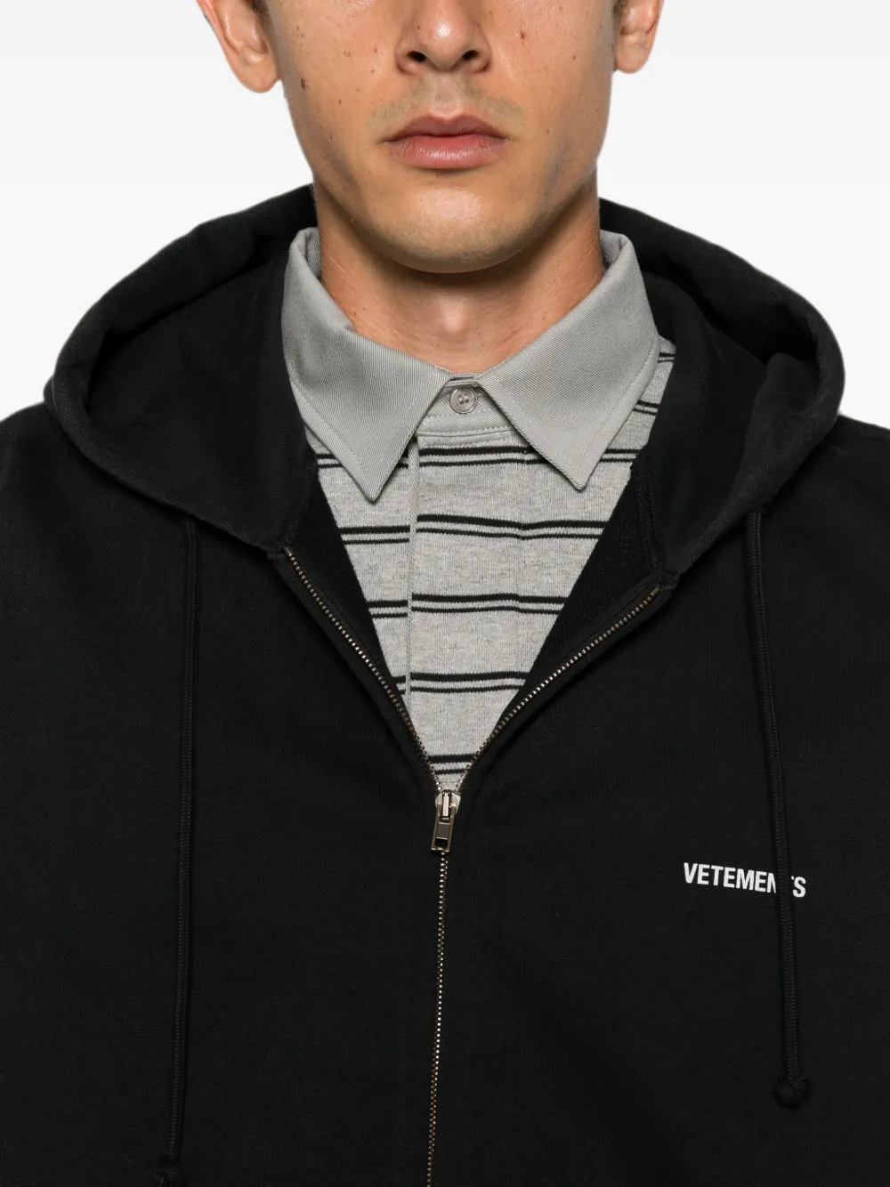 VETEMENTS Hoodie met logoprint en rits Zwart
